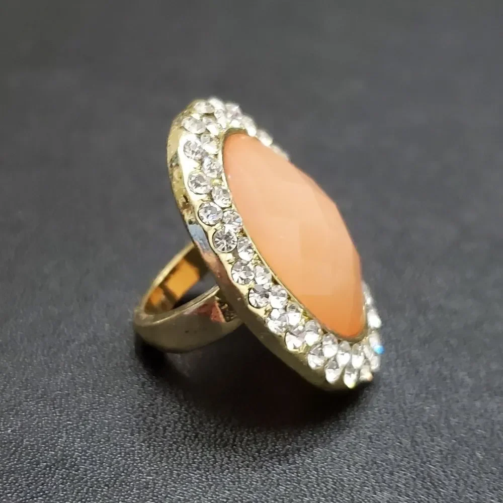 Gold tone peachy keen rhinestone ring size 5.75